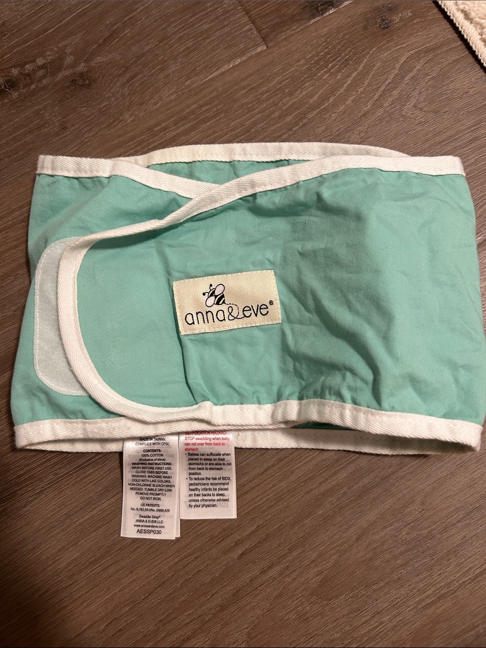 Anna & Eve mint Swaddle Strap large